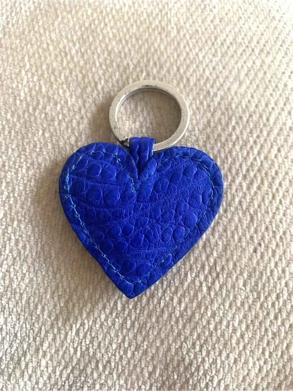 Handmade in the USA Vibrant Bkue Heart-Shaped Alligator Keyring Key Holder
